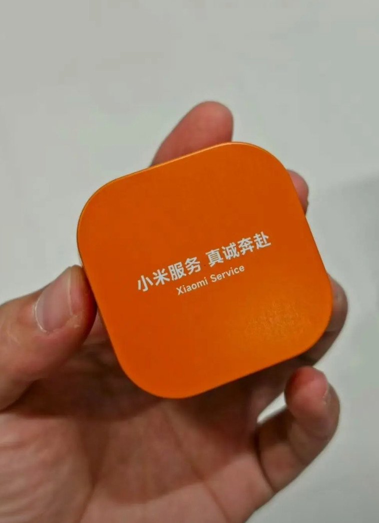 小米和华为到底谁更会营销？终于有答案了小米车展送水，人气爆了小米送冰棍，人气