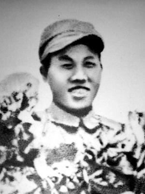 1950年11月，志愿军排长郭忠田无视上级命令，弃守高地，修筑假阵地，同时还放走