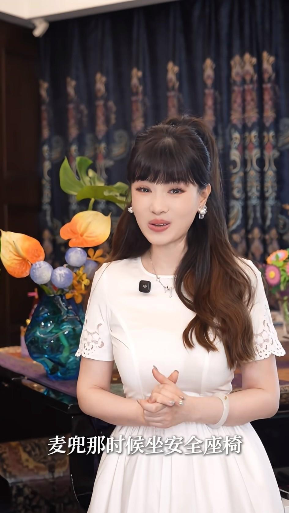 生长在北京的万蒂妮骨子里都藏着一股精明，果然是与众不同。看着上海广播电视台的同事