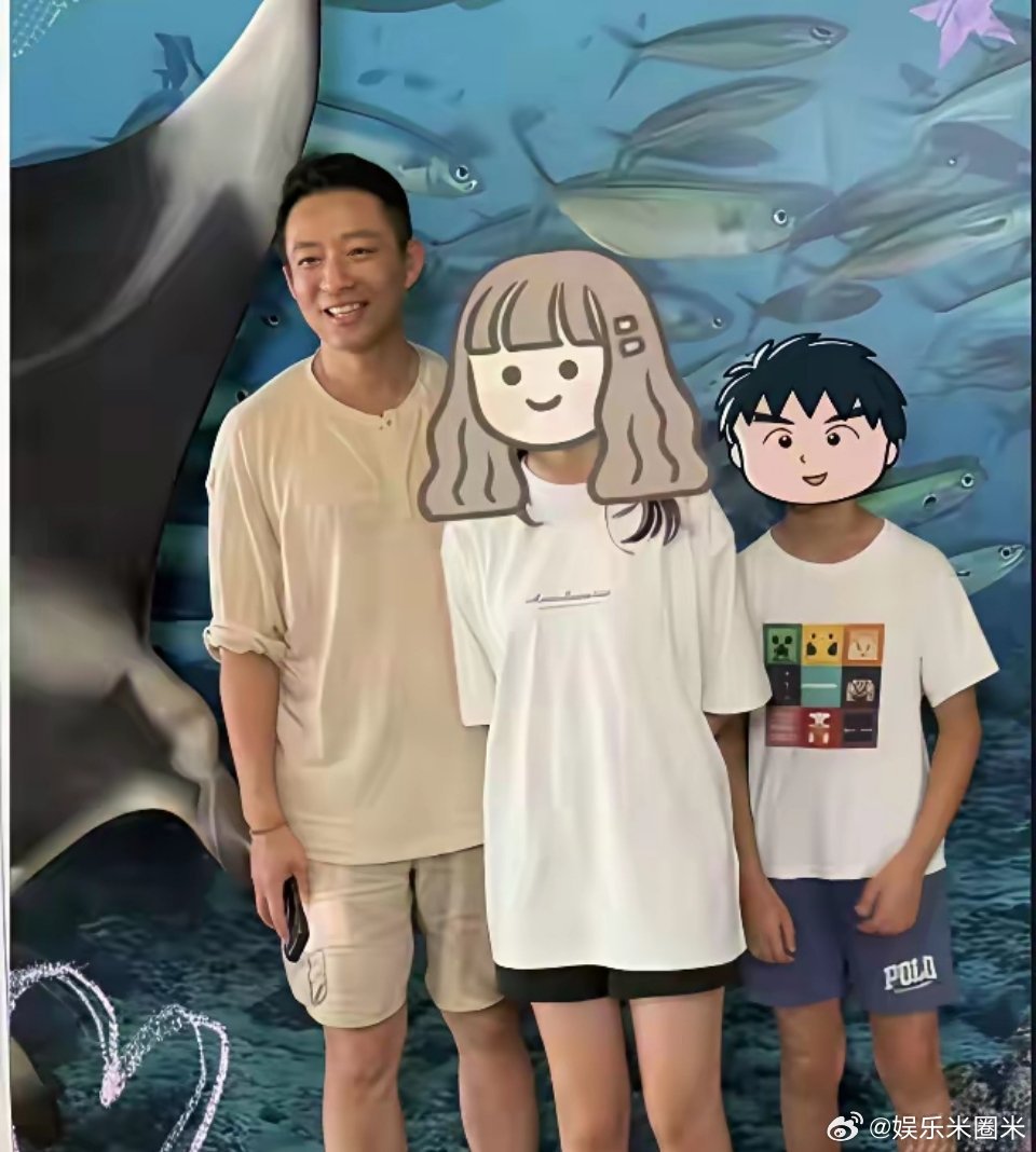 小菲这回真成“超级奶爸”了！一个人拖着俩娃在香港暴走三天，水族馆、大熊猫馆挨个打