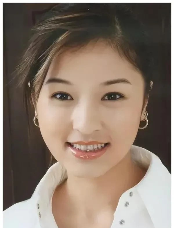 前几年看电视剧情满四合院被这位女演员深深吸引：她，1978年出生于哈尔滨，毕