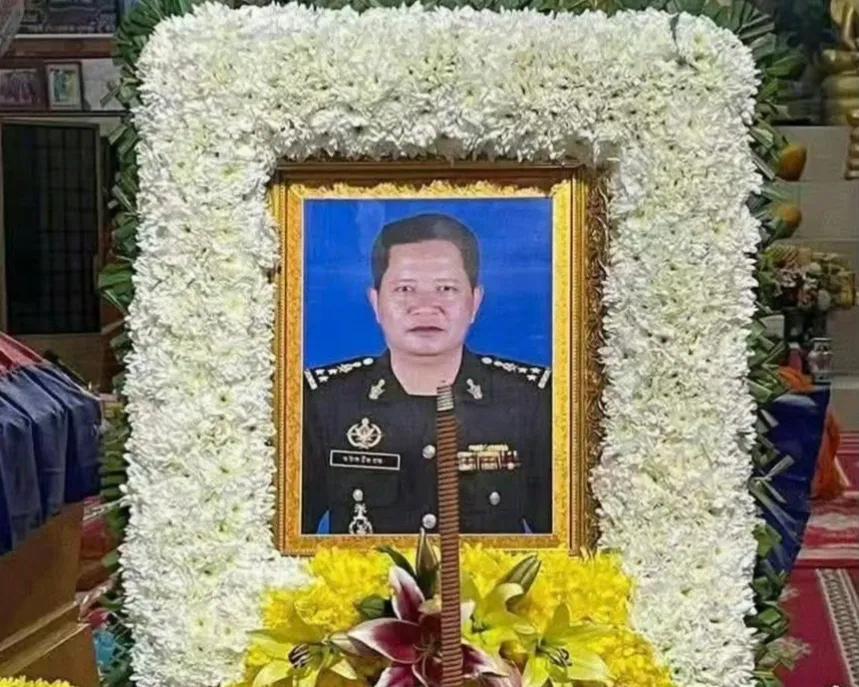 柬埔寨这位陈春中将也是真敢冲，作为洪森的心腹，放着后方指挥不当，非要带9个随从去