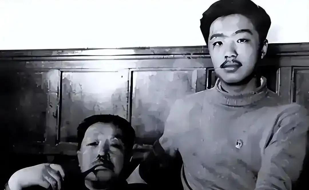 1963年贺龙见儿子贺鹏飞高考落榜，火冒三丈地直接带着他闯进清华园。校长蒋南翔刚要以分数不够为由拒绝