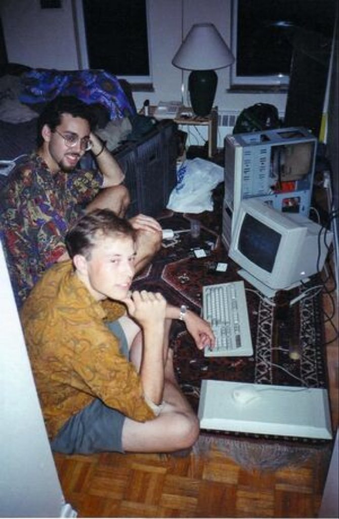 1995年，埃隆·马斯克（ElonMusk）正在创自己的第一份业Zip2，一个