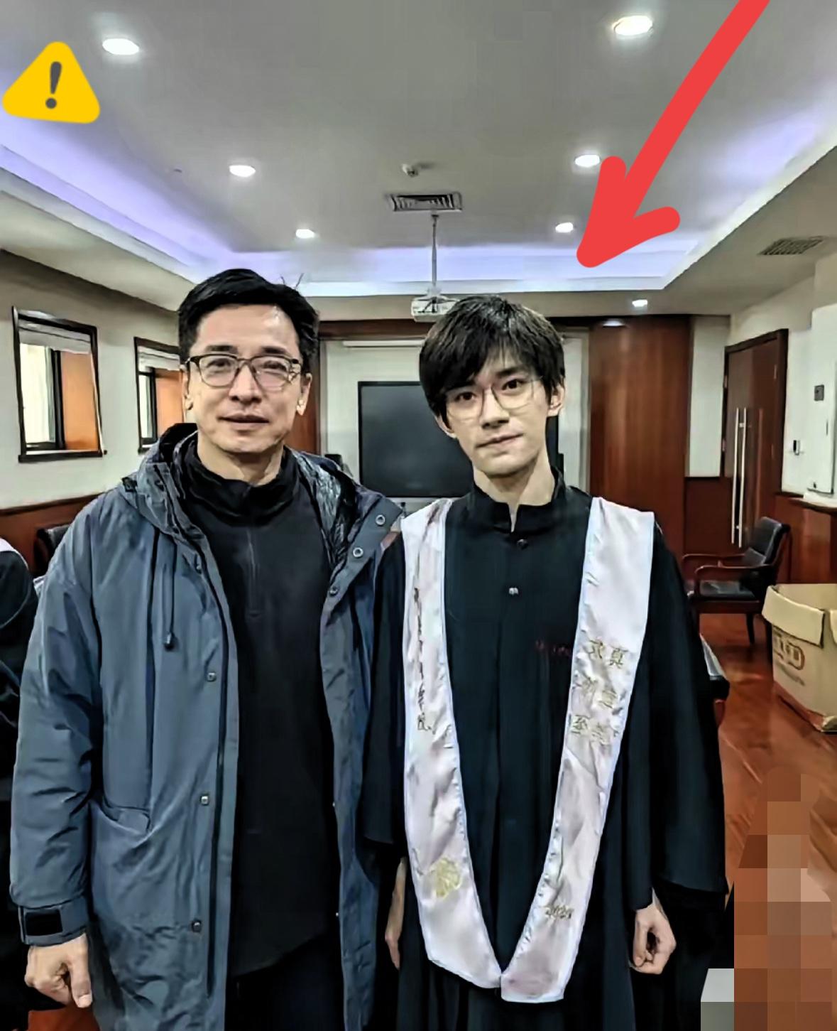 娱乐圈这是要“变天”了吗？​昨天中戏表演系原主任陈刚主动投案了，​没想到今天