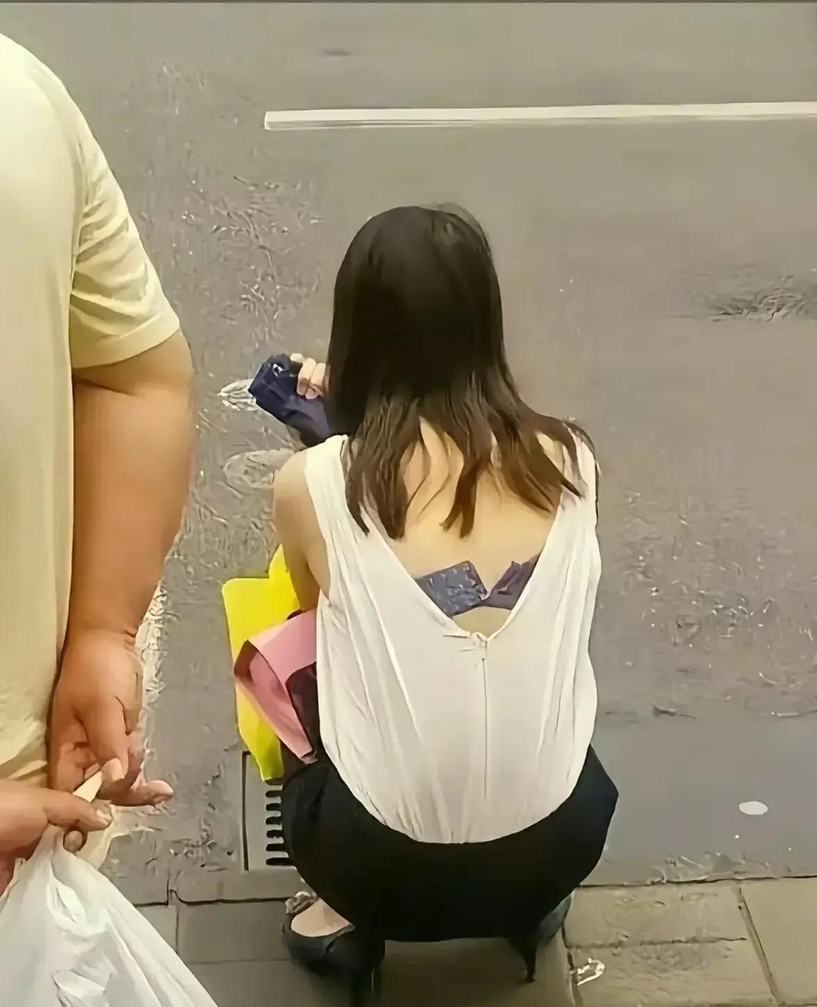 该不该去告诉一声