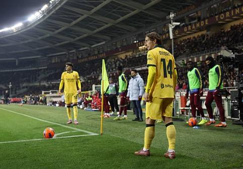 莫德里奇本场数据: 1次关键传球, 5次夺回球权, 对抗7胜5