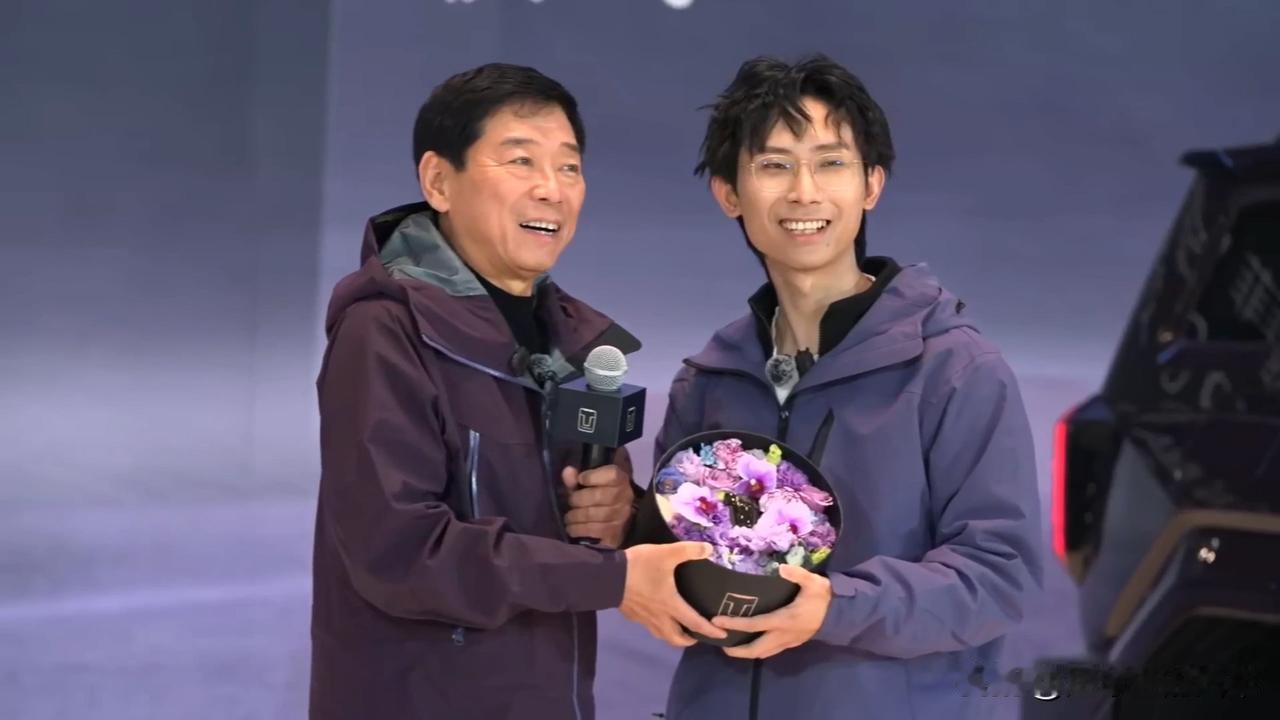 魏建军又整活了，直接把新车发布会开成了偶像剧！在王者荣耀兵线们的见证下，亲手