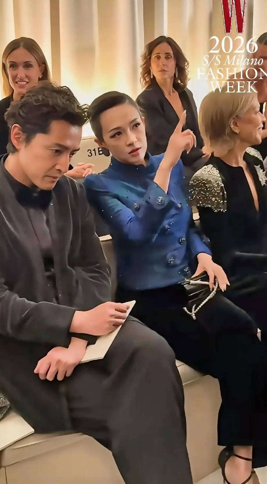 气质能和胡歌匹配的，也就章子怡了！好高级的两张脸，真的只有他们才配得上优雅贵气。