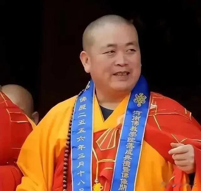 惊！网传少林方丈释永信被带走调查？知情者：或许另有隐情最近，网上突然传出一个重