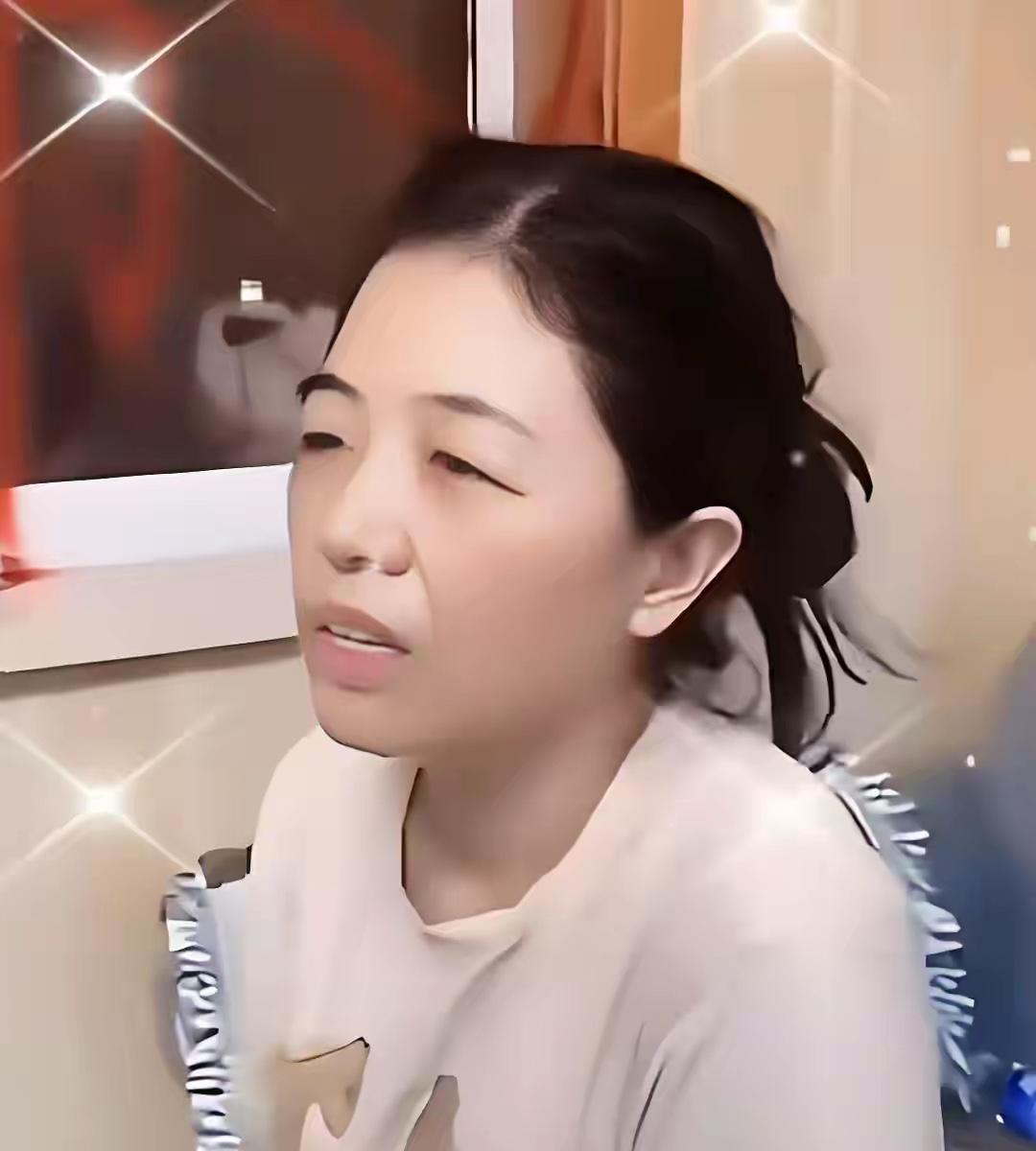 金毛妈妈踩两年多的缝纫机，老金毛可以在外面逍遥快活了，搞不好等她出来离婚协议就摆