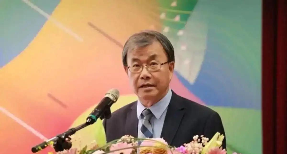 台“教育机构”负责人郑英耀又一宗罪恶。前两天，郑英耀才策划鼓动德国世大
