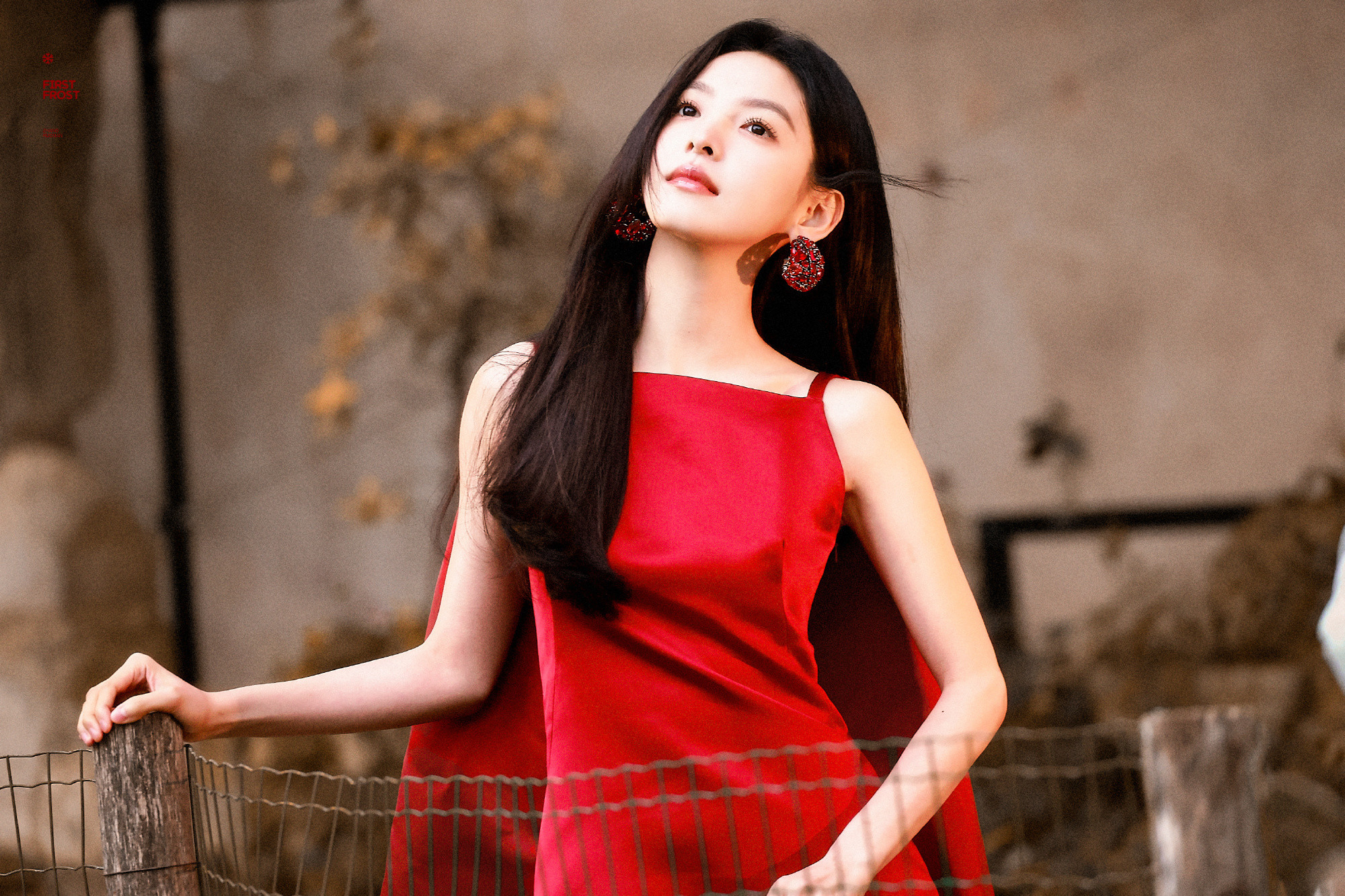 章若楠红裙很迷人