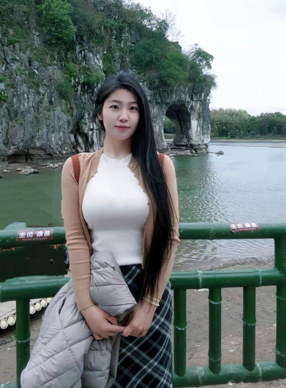 像传世的青花瓷自顾自美丽