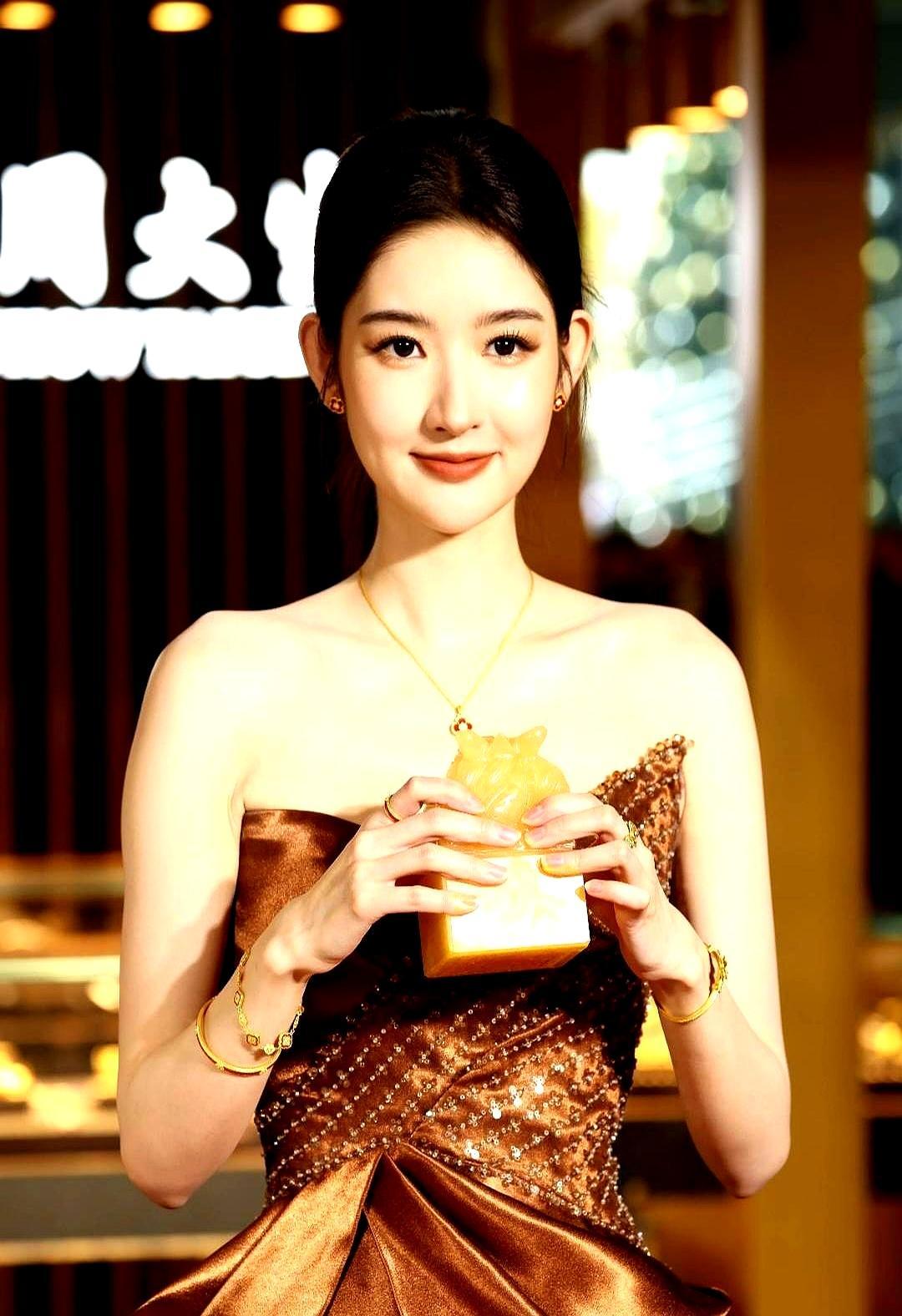 给剧卖命宣传，反手被骂违规？王玉雯凌晨直接撕破脸，这事搁你身上，你气不气？