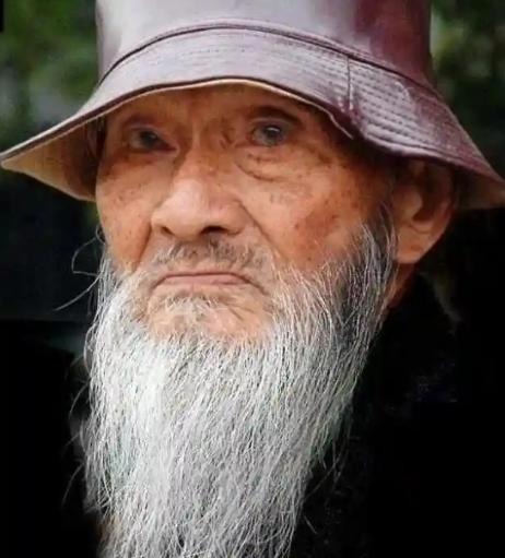 1995年，“中国长寿之王”龚来发去世，终身未娶活到133岁，可匪夷所思的是，他