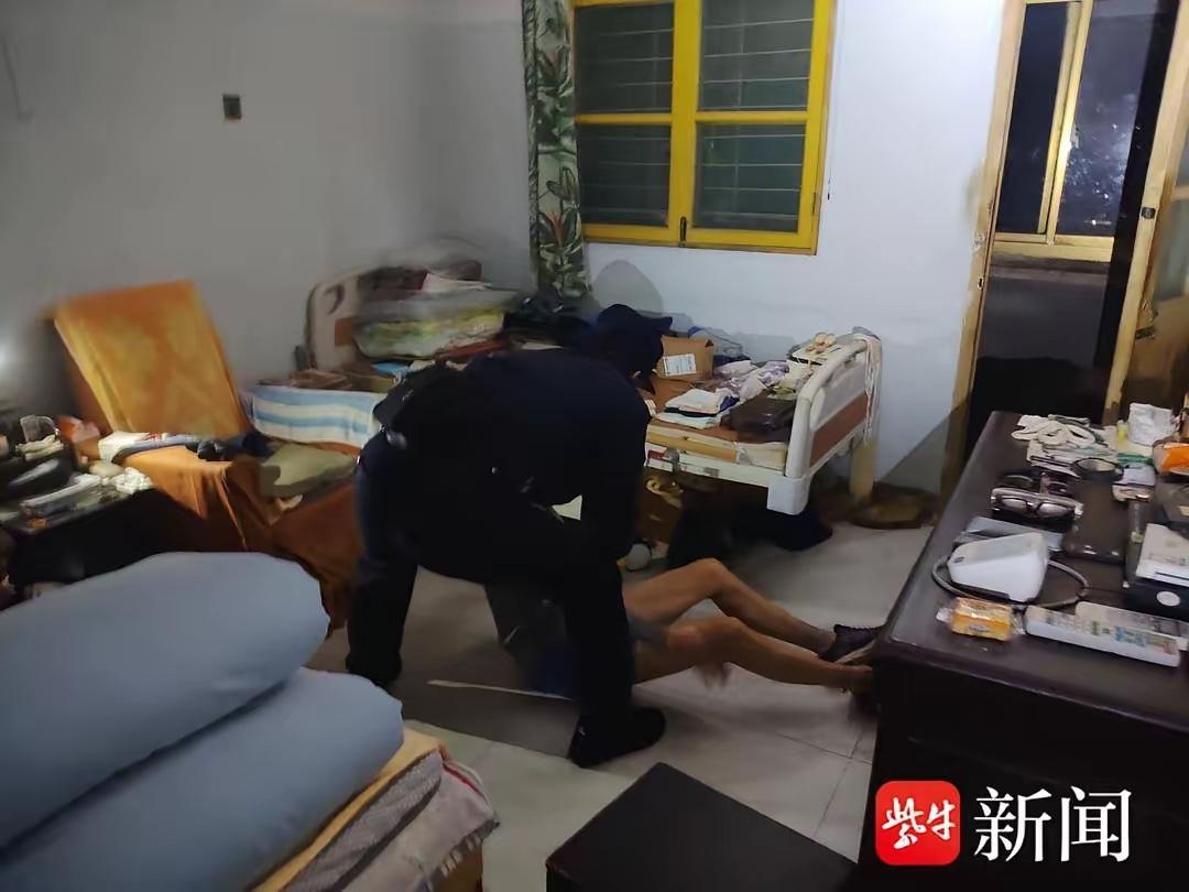 跨国求救！5月5日凌晨3时，远在新加坡的黄女士紧急联系了启东市公安局王鲍派出所，