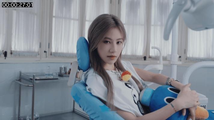 袁一琦新歌mv一人分饰三角本以为是清爽的牙医主题MV，看着看着被张力拉满的舞蹈