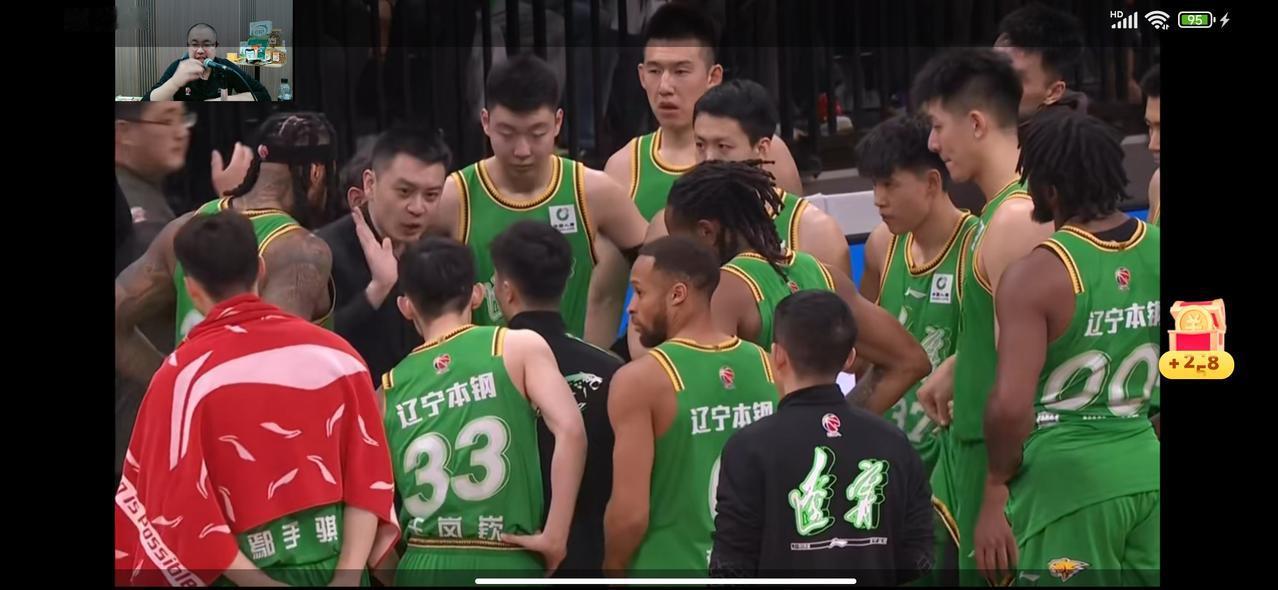 兄弟们！看了昨晚上海与广厦的比赛我认为张镇麟到现在还没有定位好自己应该打什么位置