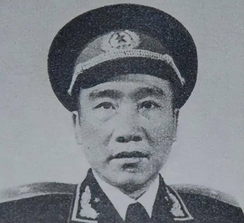 1955在举行授衔仪式之际，他竟猛地一把扯下肩章，而后扬长离去，紧接着便立下了