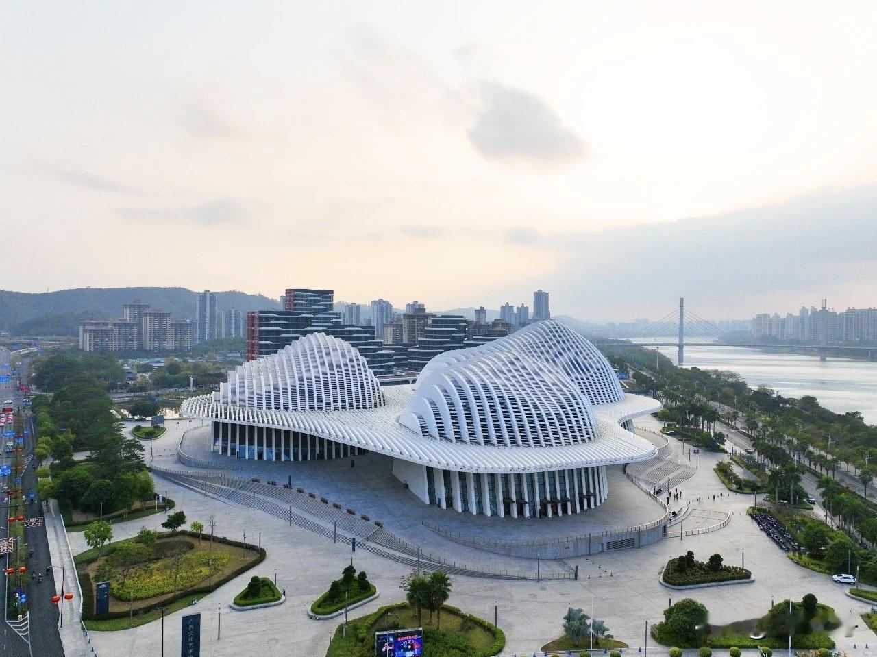 现在是真缺钱了吗？广西文化艺术中心竟然转让了！看到网上有消息称广西文化艺术