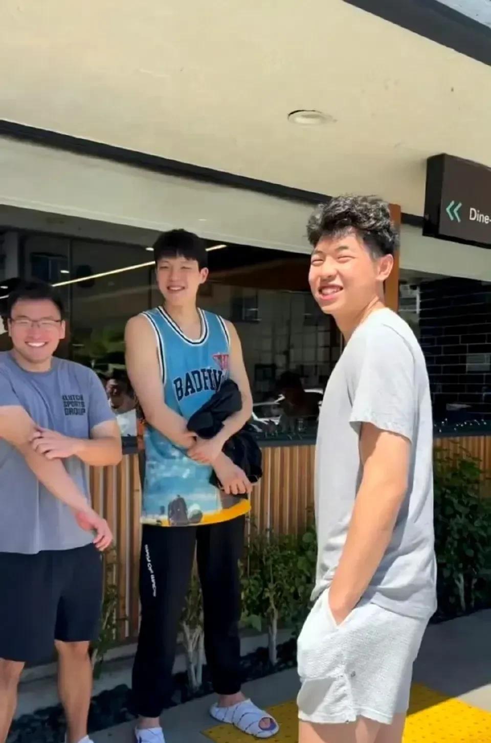 洛杉矶街头秒变中国篮球人的“海外联络点”，来参加KlutchProDay试训
