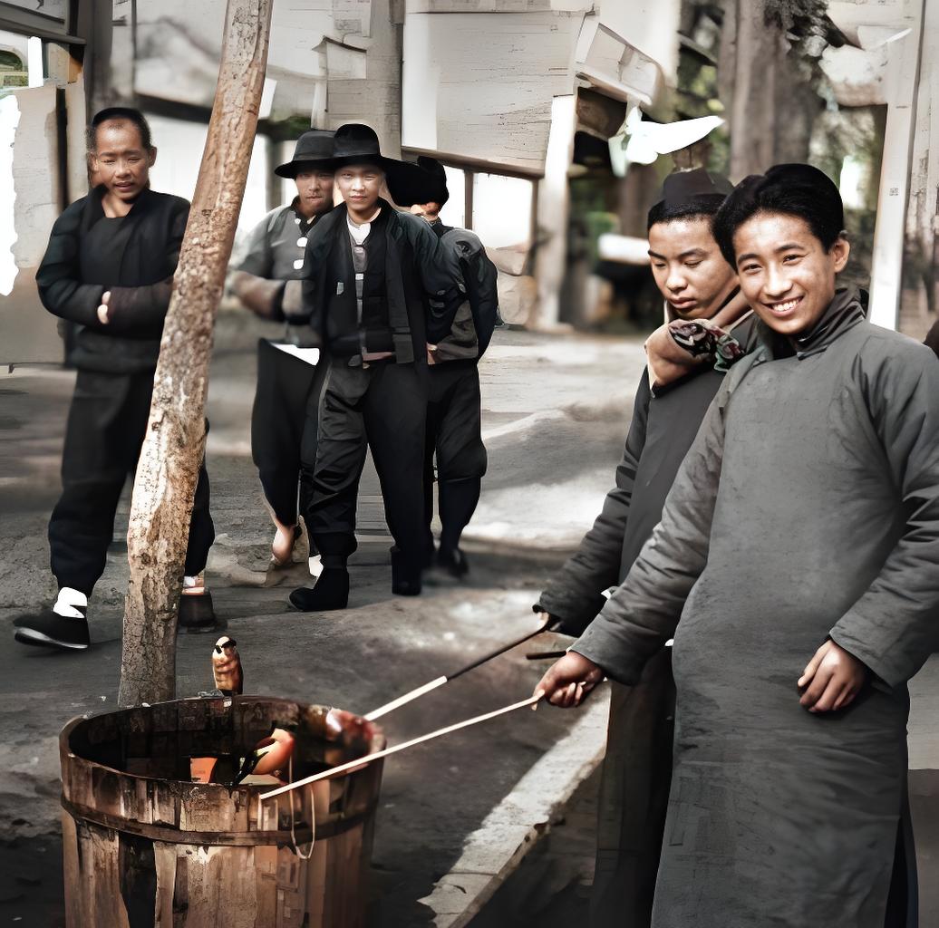 图中养鸟人正在训练小鸟上杠，这是驯鸟的第一步。