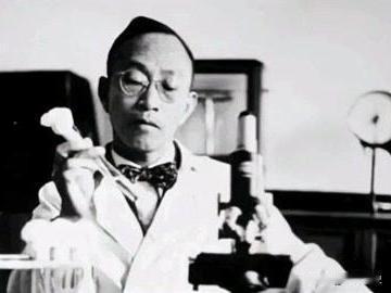 1941年，青霉素被西方列强严密封锁为军事机密，彼时的中国，无论前线将士还是后方