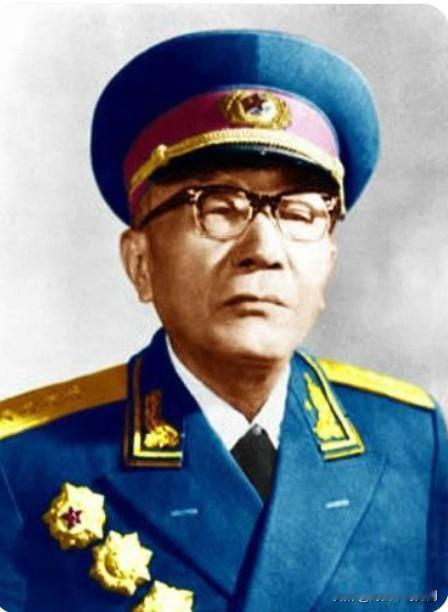 他是新中国天津解放后第一任市委书记，主政期间，对天津周密筹备，高效完整完成大城市