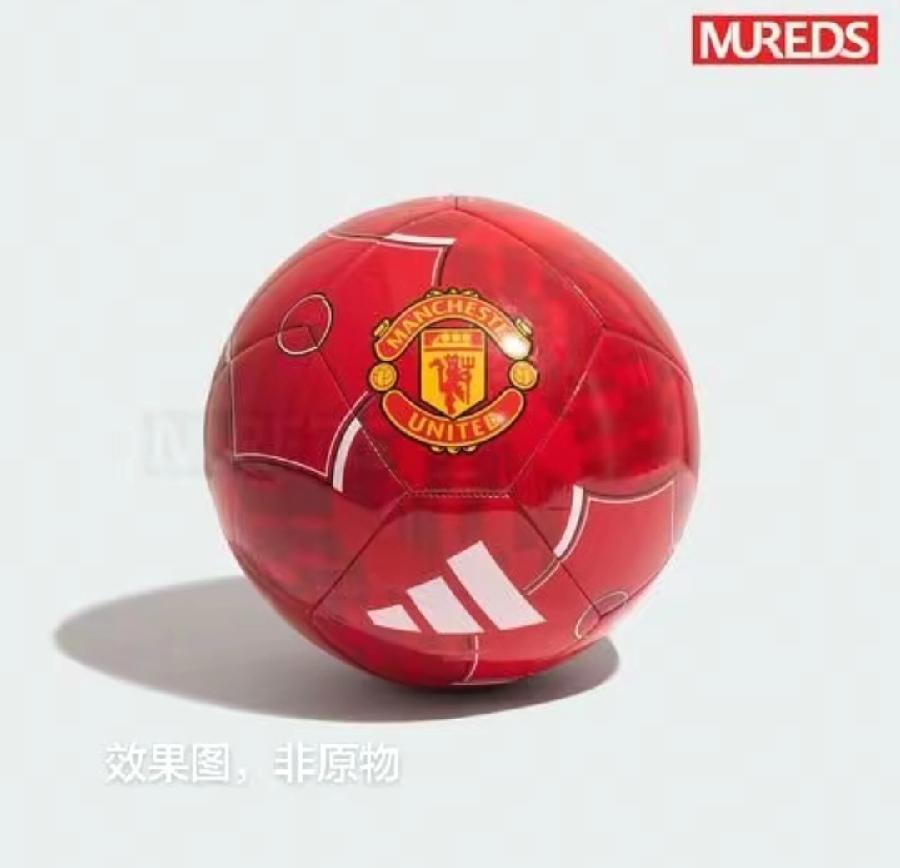 斯塔默访华中英双方互赠礼品曝光，斯塔默送了一个最近英超联赛的足球，斯塔默本人现场