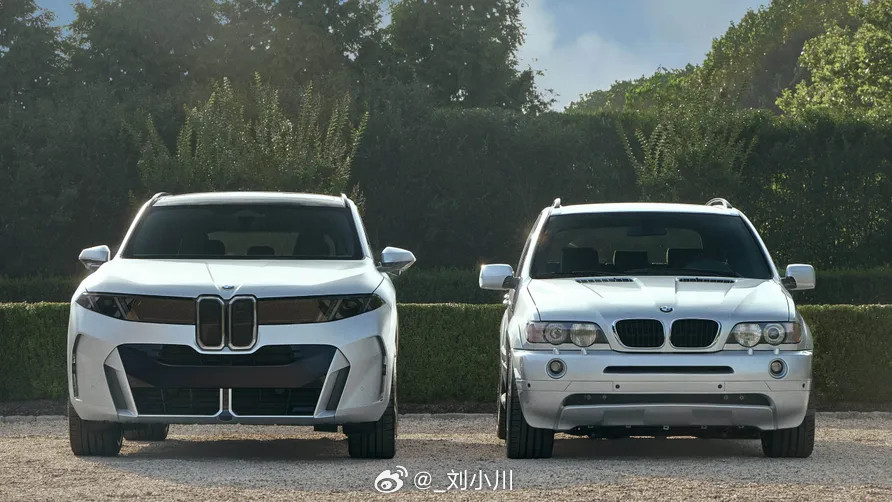 #宝马##宝马X5#Kith×BMW合作打造了两台one-of-one定制车：全新第五代X5（G65