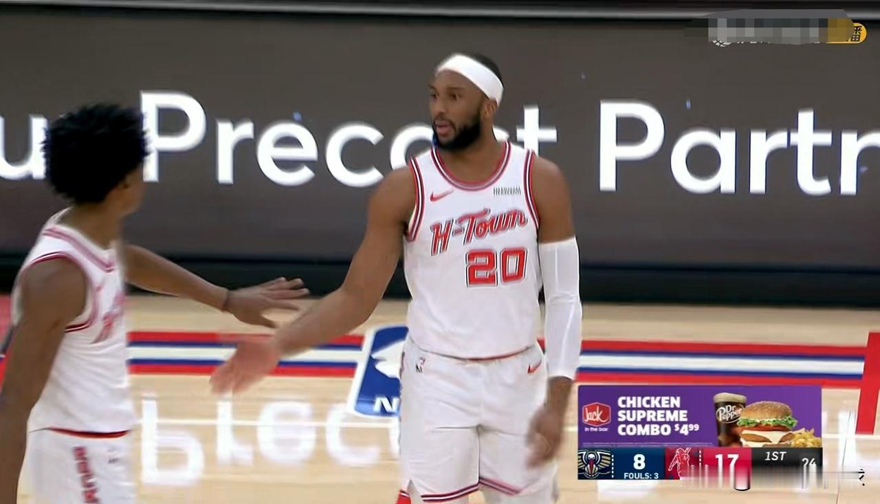 我强烈建议火箭大将奥科吉提升自己的三分投射能力！在今天火箭主场以119：110力