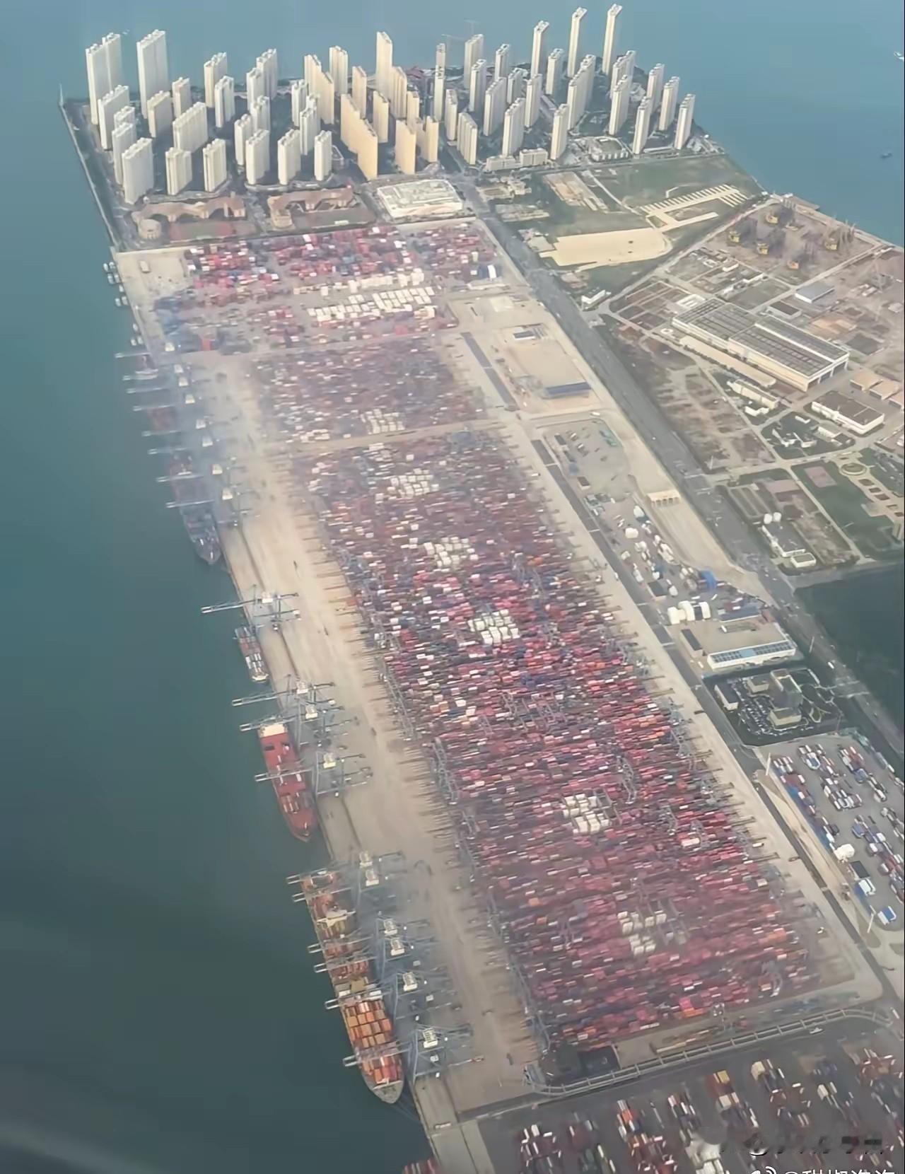 维多利亚湾住着没问题，就是太偏了。涉及到外出上学和就医，以及一些外出，确实不太方