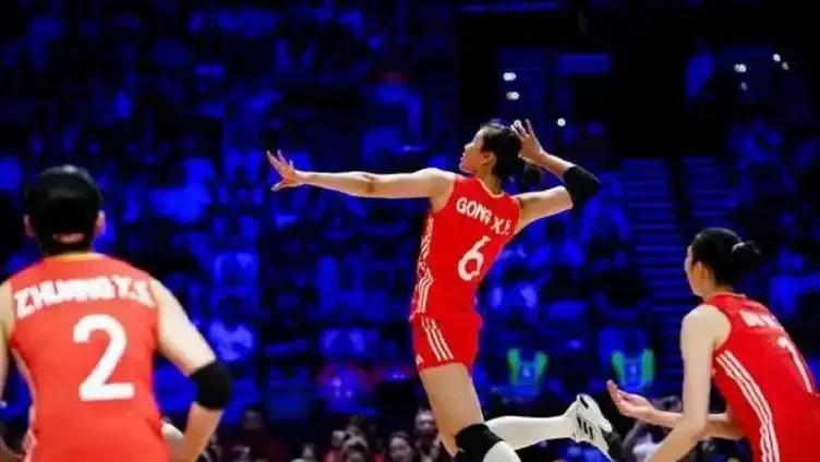 吴梦洁高效庄宇珊低迷赵勇昏瞆北京时间6月18日晚，2025年世界女排联赛香港站
