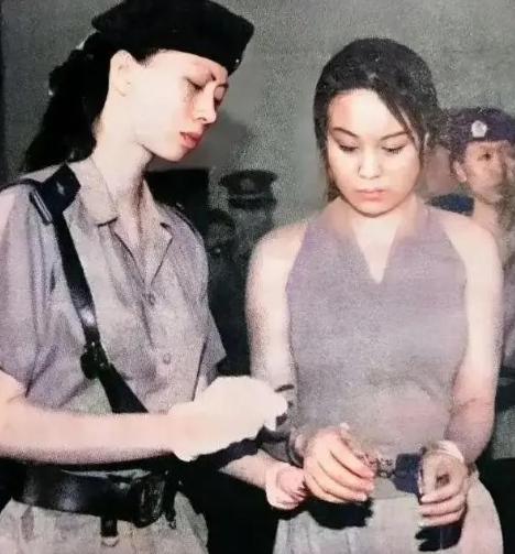 1999年，警方捣毁了位于北京亚运村“七号别墅”的特大“淫窝”。然而，组织者的身