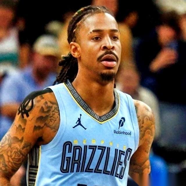 记者问他，现在打球还快乐吗？他说，不。就一个字，“No”。我看到这个采访的