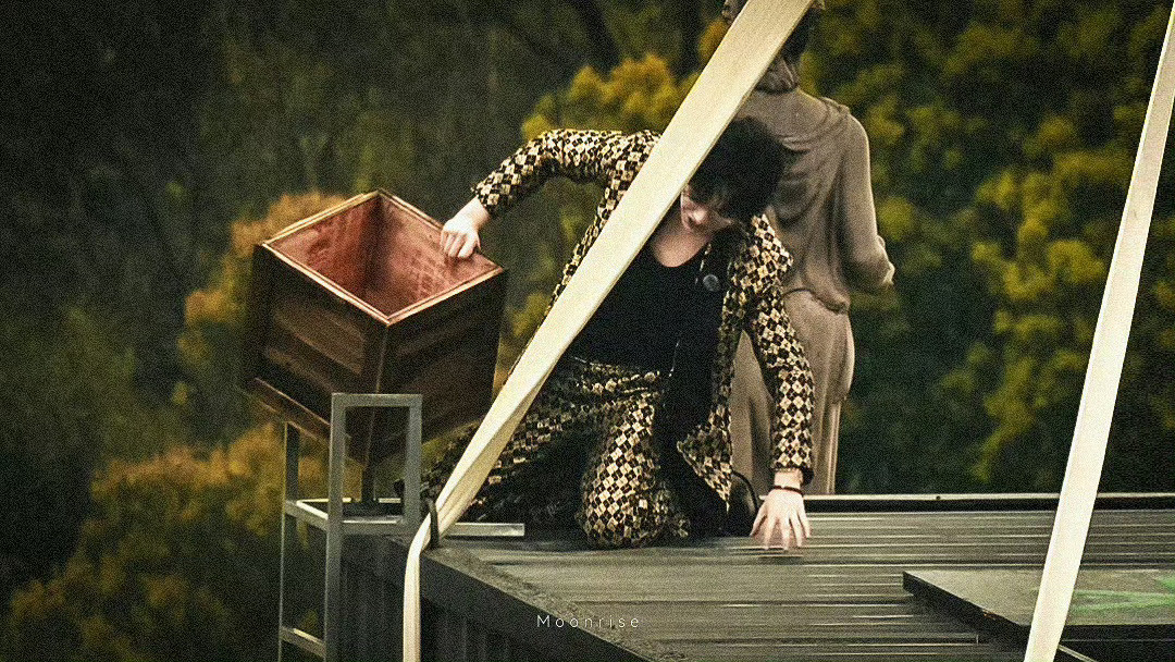 存帅图～刘宇宁的衣品穿搭和气质真的无可挑剔。每一处细节都戳在审美点上，蓬松微卷黑