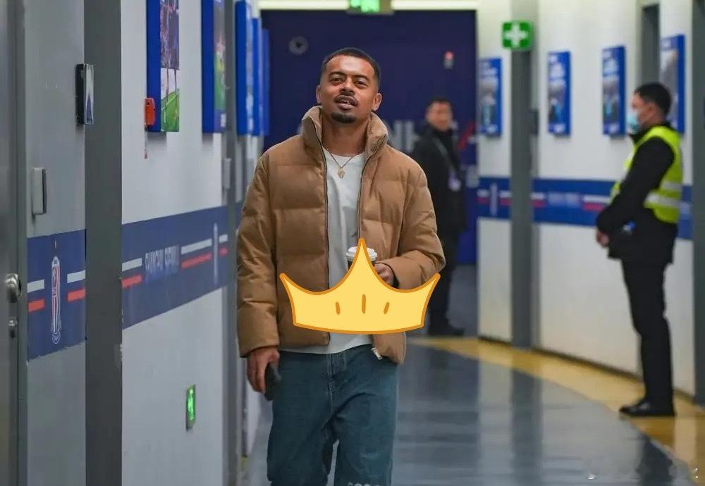 谁能想到，申花的亚军功臣李可，现在成了续约钉子户！本赛季把受伤的阿马杜挤到替补