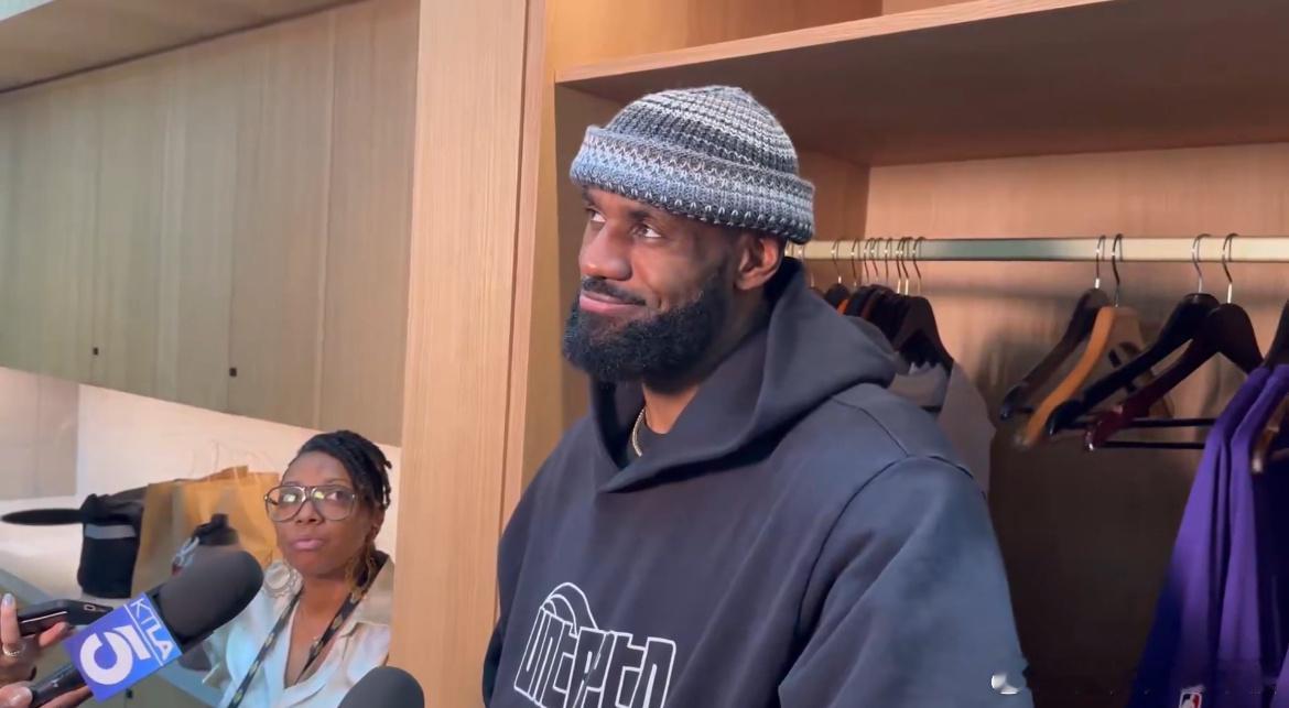 即将迎来41岁生日的詹姆斯表示：“我正在与时光老人较量，我想说，在这场后半程的较