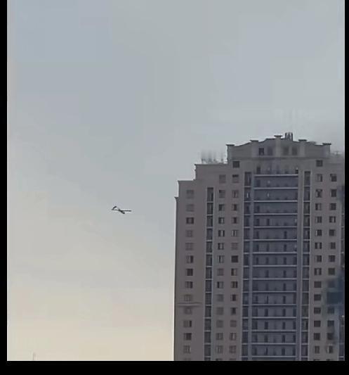 最新消息，乌克兰无人机袭击了，位于顿涅斯克市俄罗斯安全局。这次袭击，造成俄罗斯安