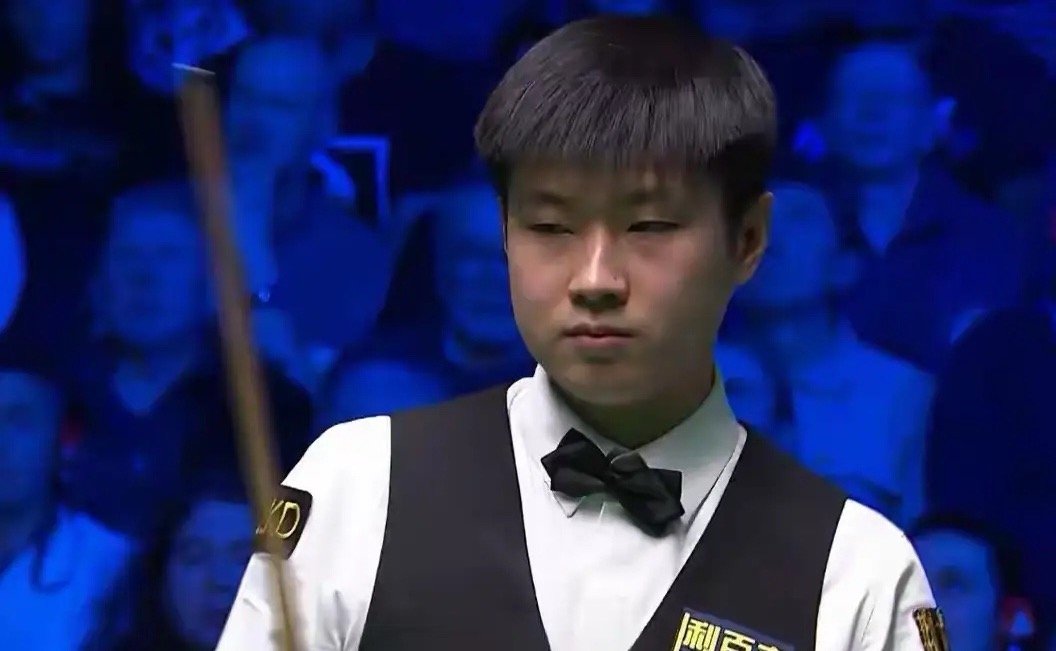 斯诺克世锦赛，八强已出其4，赵心童强取11连胜，四强赛对阵确定1，🇨🇳赵心童