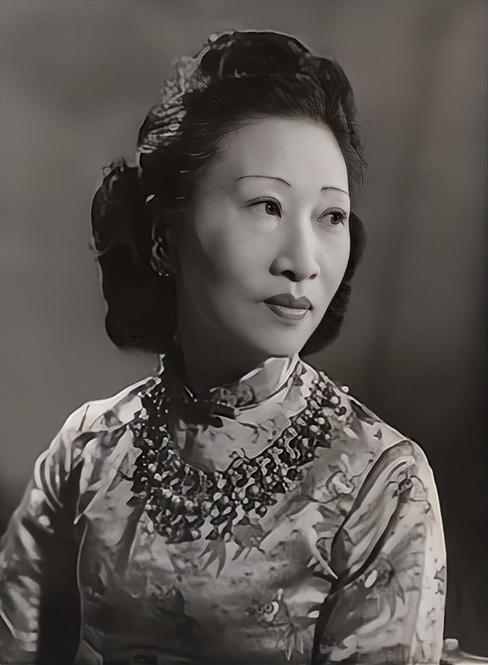 1959年，顾维钧趁妻子黄蕙兰睡着，偷偷溜进严幼韵的房间。没想到，黄蕙兰却默不作