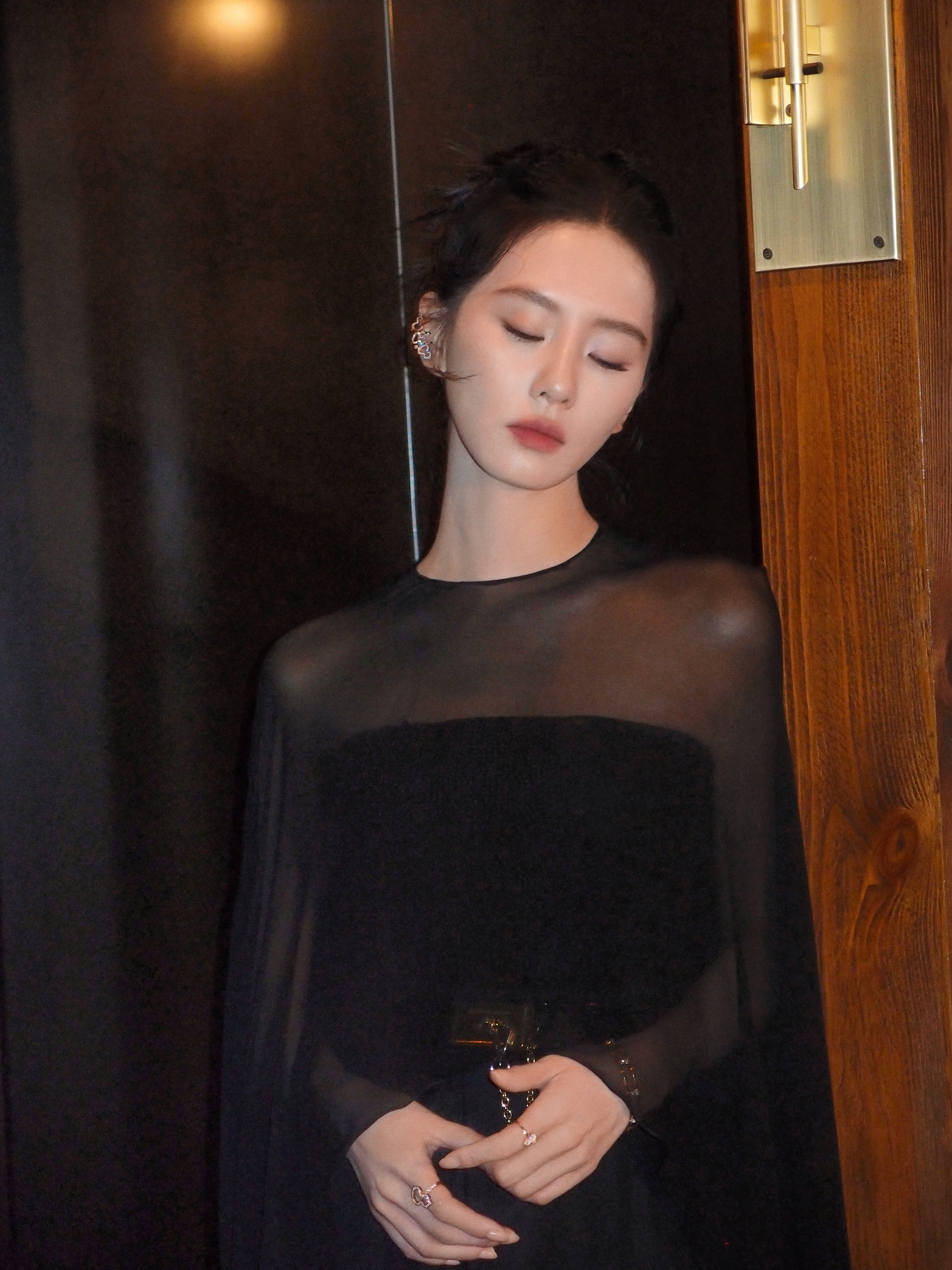 刘诗诗，黑纱魅力妆造大片​​​