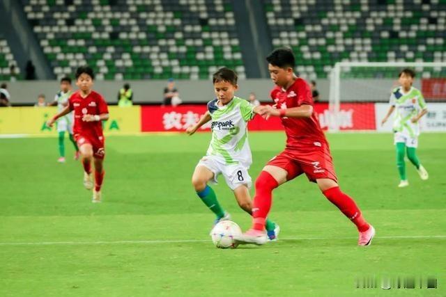 2034杯32进16全部战罢，本届赛事十六强名单正式出炉。本届赛事两大境外