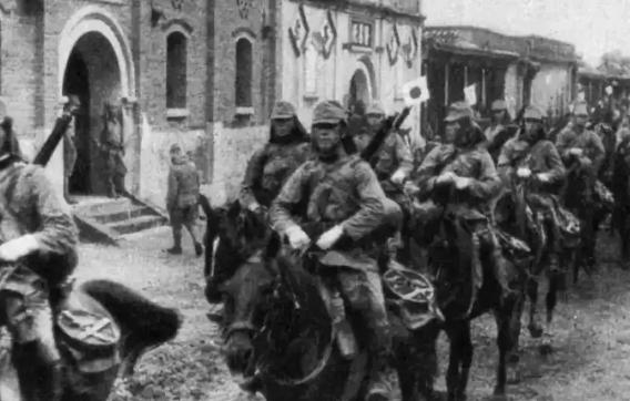 1940年，日军惨无人道的畜生行径让人不寒而栗，日本兵用“楠竹分尸”的方法处死中