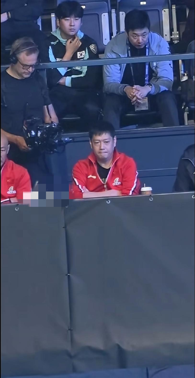 邱指导的表情管理，全被莎莎的比赛拿捏了！伦敦世乒赛女团1/4决赛，国乒对阵