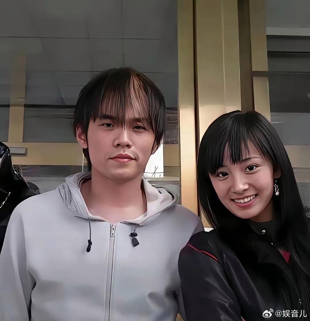 早期的杨幂长这样，一脸青涩，眼神好清澈！