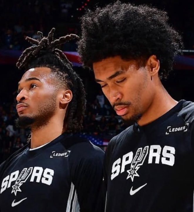 大家注意，我下面说的这段话也许在非马刺球迷看起来会有点儿狂，记者EvanSid