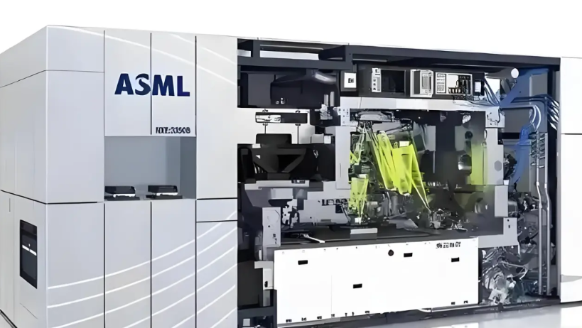 国产三路并进挑战ASML，EUV光刻机突破在即，芯片突围曙光初现！在全球芯片产业