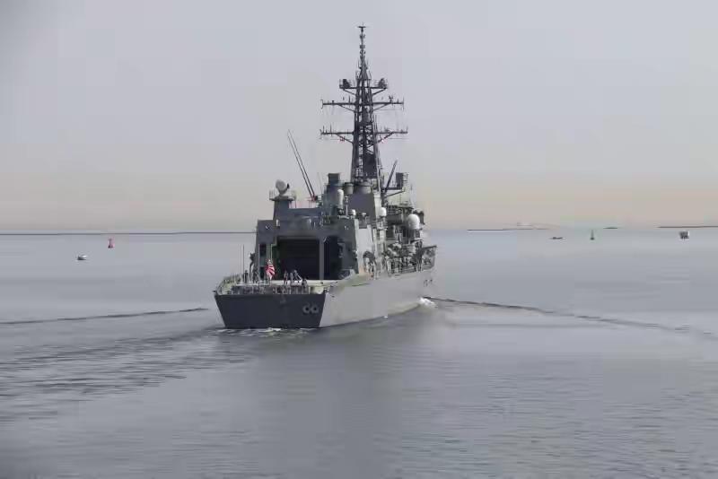 日军舰悍然闯台海，解放军24小时内东海亮剑！高市早苗必须看懂中国信号台海局